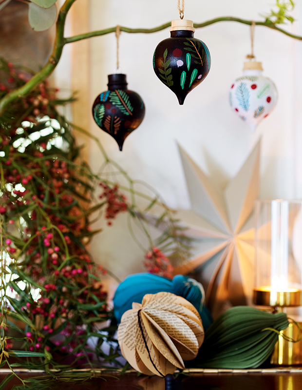 DIY: Holiday Paper Ornaments