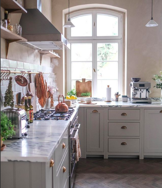 40 Unique Kitchens Without Upper Cabinets