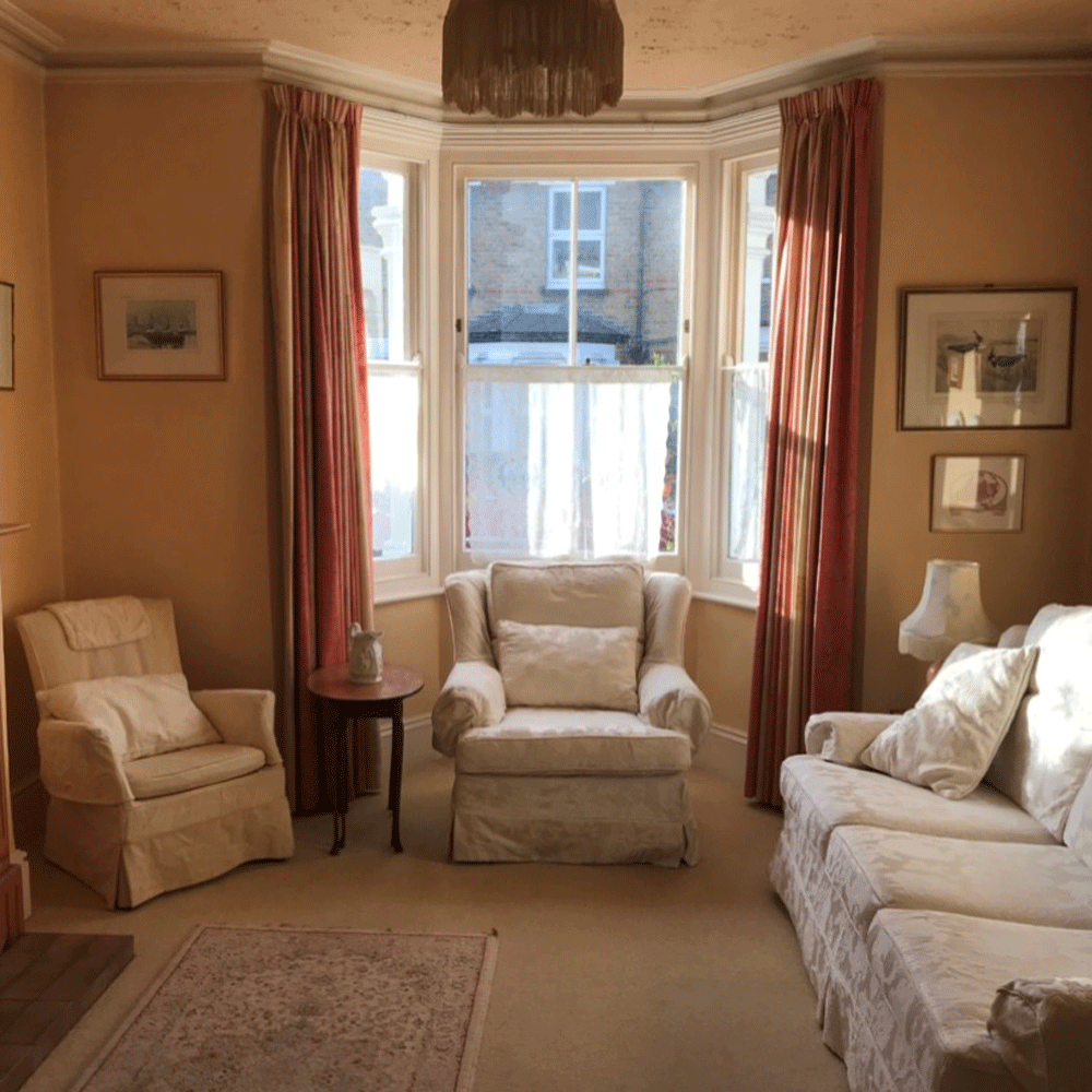 old fashioned living room before makeover