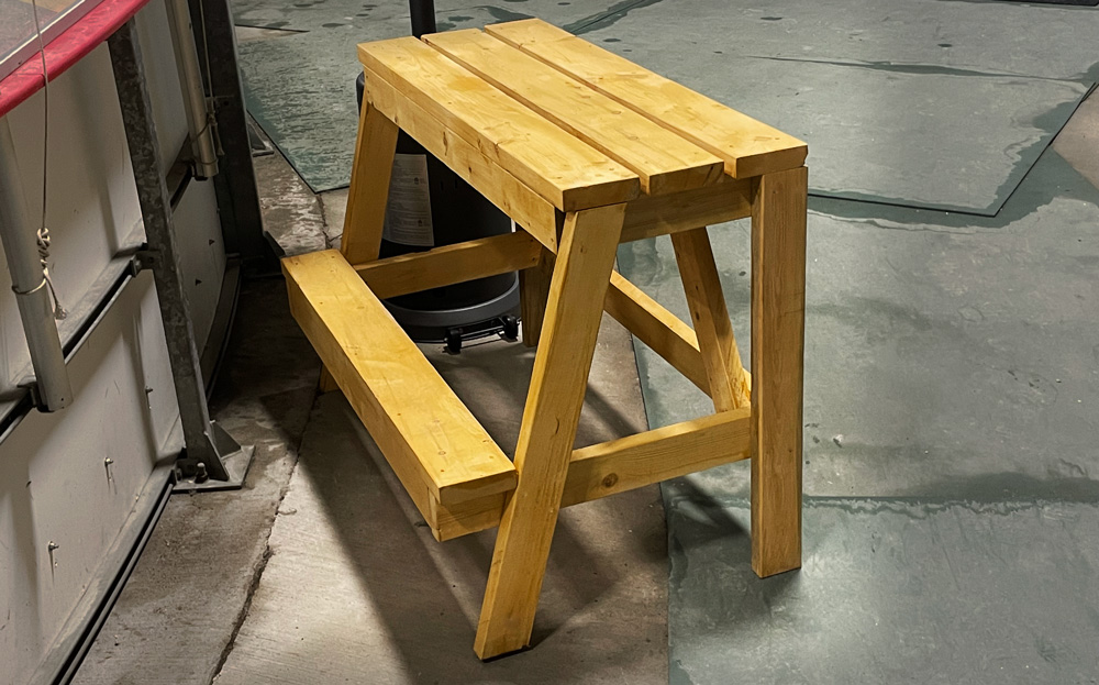 tall bar bench lifeguard seat
