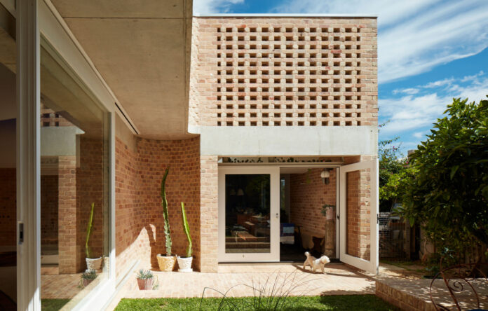 A Fremantle Home Addition Immersed In Nature