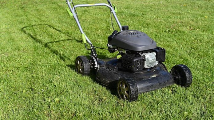 Cutting Wet Grass Can Hurt Your Lawnmower