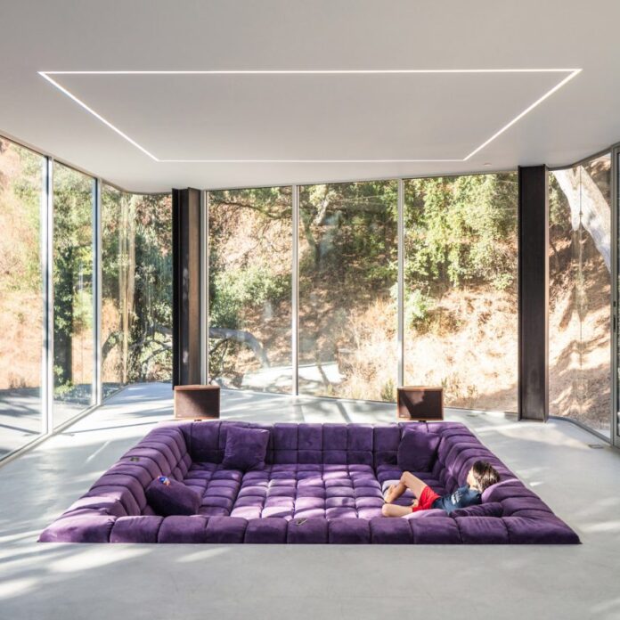 Purple conversation pit by Craig Steely Architecture