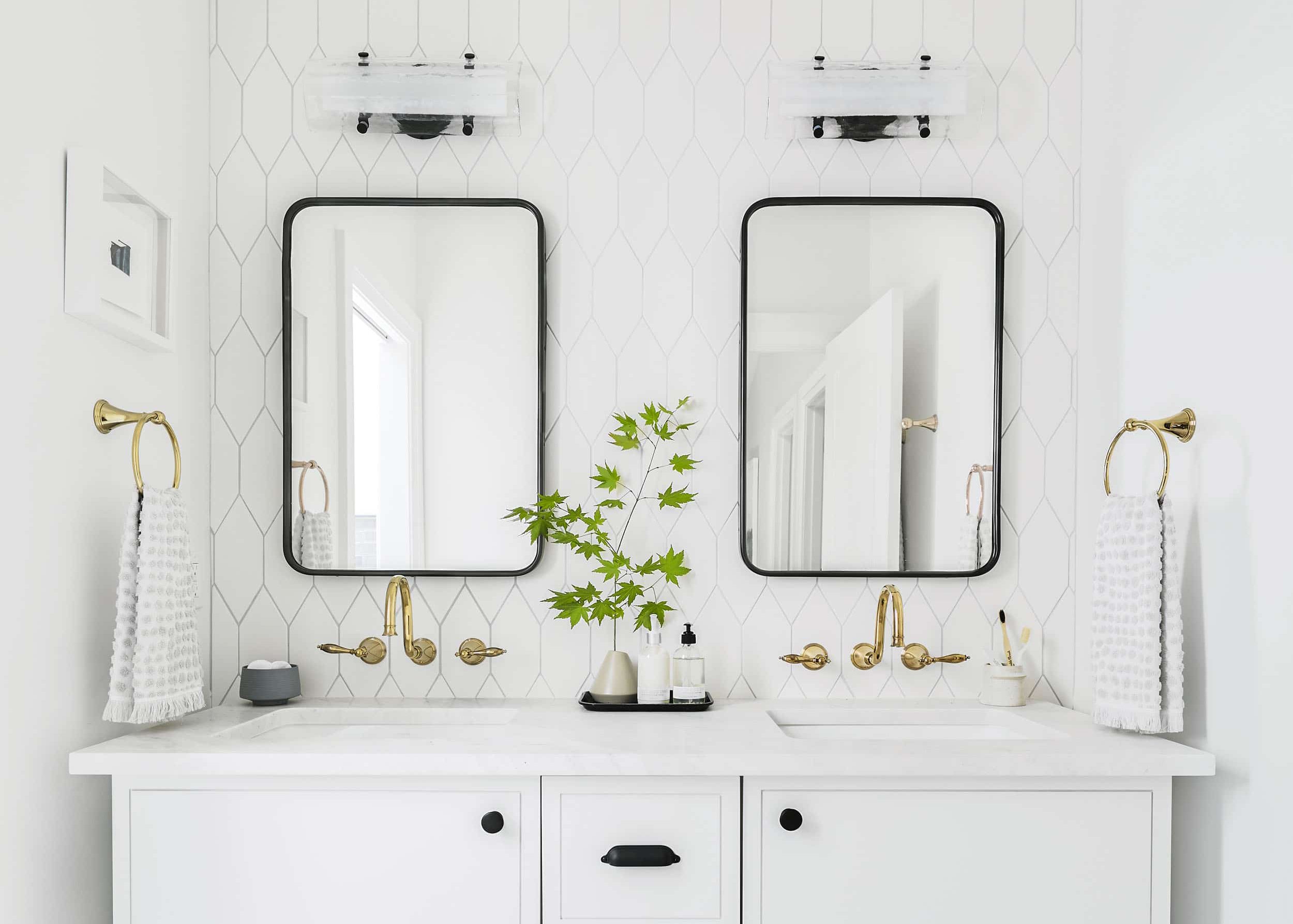 Got An Unorganized Bathroom Situation? Here Are the Best Storage Solutions (And Products)