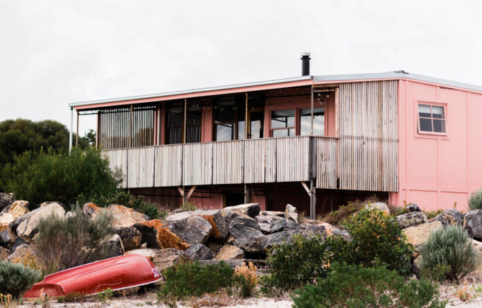 Book Your Stay At A Pink 1950s Beach Shack On The South Australian Coast!