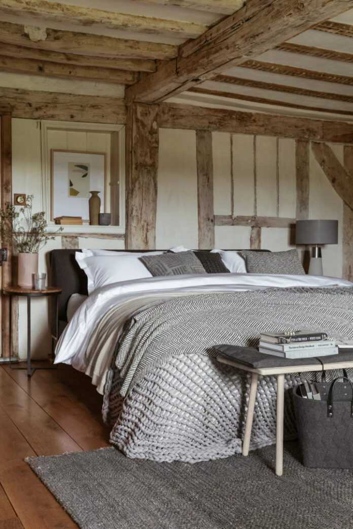 10 Ideas For Decorating A Rustic Bedroom