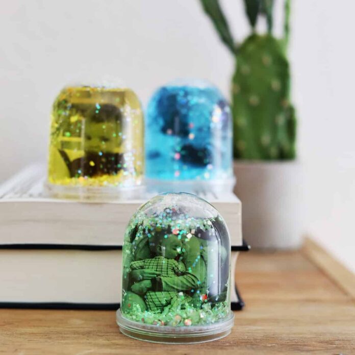 DIY Photo Glitter Globes