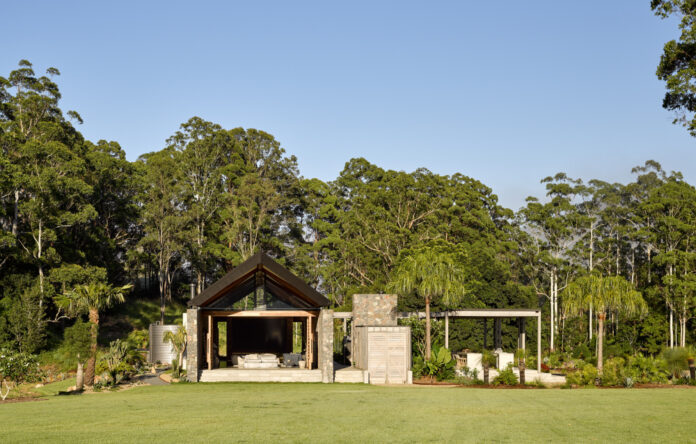 A Fijian Resort Meets Australian Barn In The Sunshine Coast Hinterland