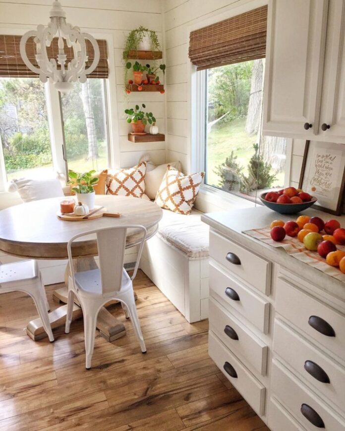 10 Expert Ideas For Creating The Perfect Breakfast Nook