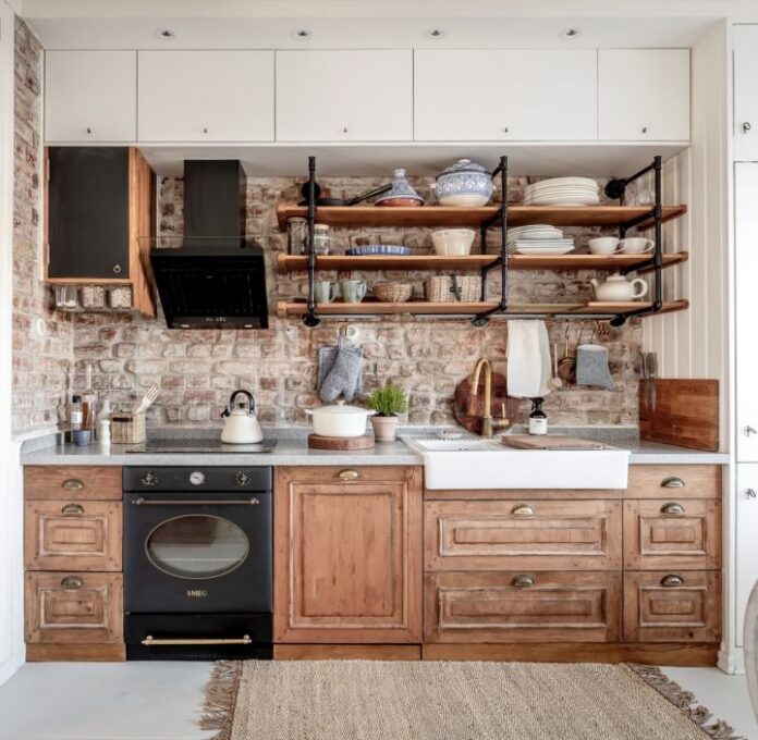 What Are the Pros and Cons of a Reclaimed Brick Kitchen Backsplash?