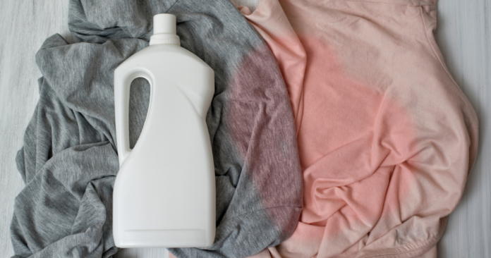 How To Remove Color Bleeding Stains From Clothes | Tidy Diary