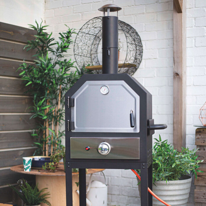 Aldi has slashed the price of it's pizza oven by £100 - they're going quick