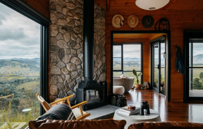 Relax In A Hilltop Cabin Overlooking The Blue Mountains