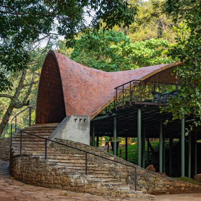 Deva Dhare Resort Restaurant by Play Architecture