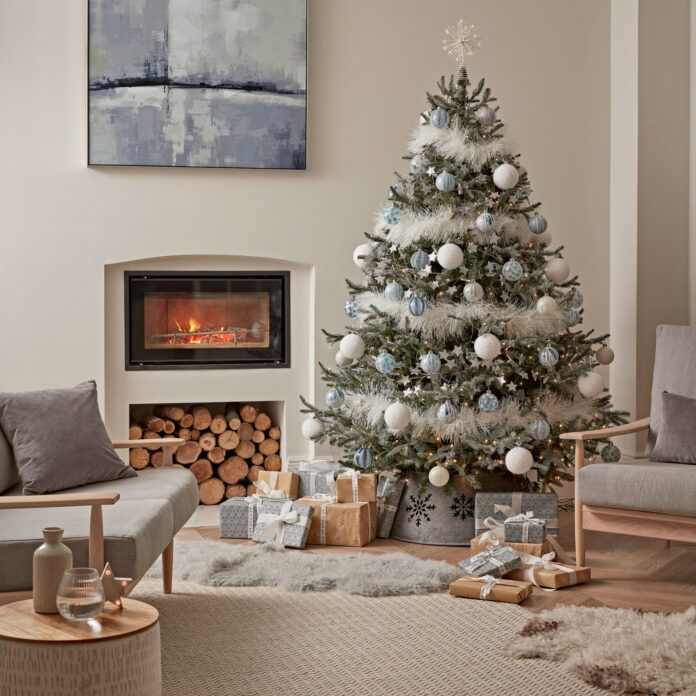 Looking to update your Christmas decorations? Cox & Cox has 30% off everything right now