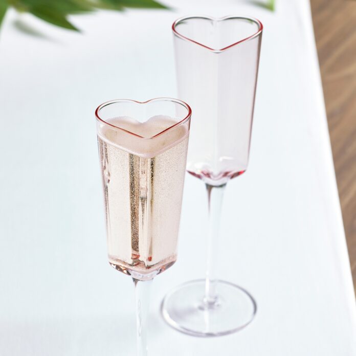 These heart-shaped drinking glasses have fans on TikTok obsessed