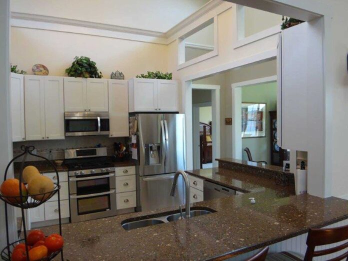 Shaker Painted White Cabinets in Kodak, TN, Kitchen