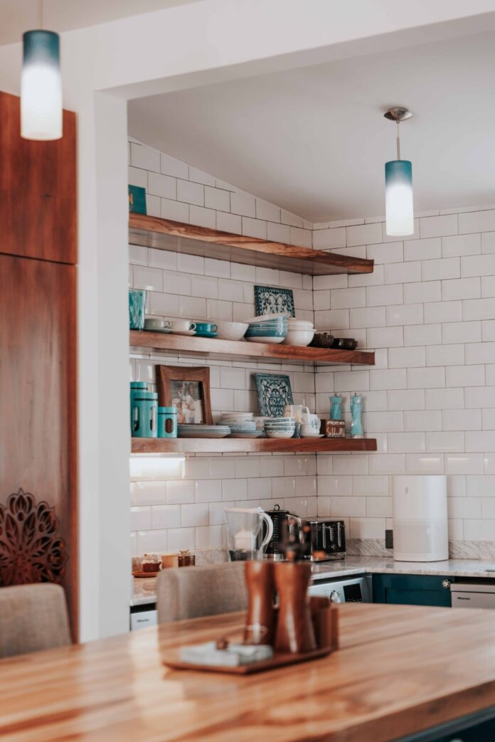 Open Shelving Vs. Closed Cabinets In The Kitchen: Which Is More Practical?