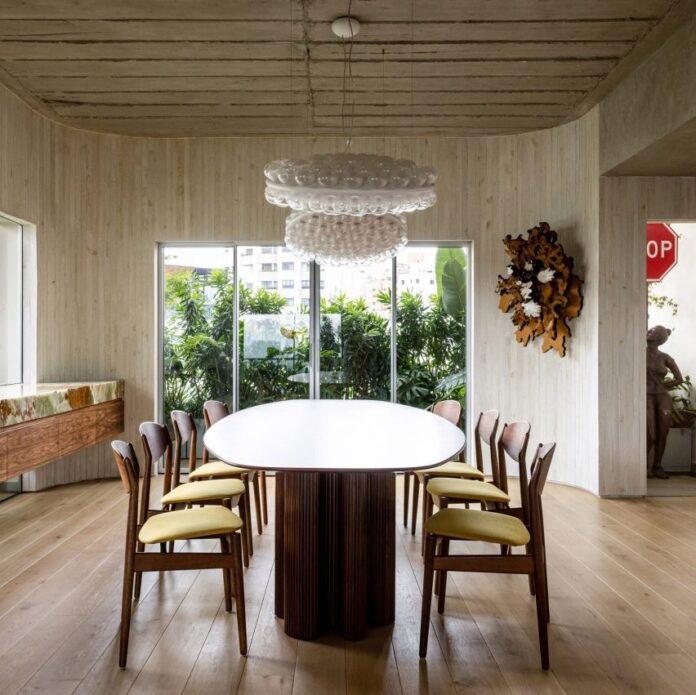 Sao Paulo apartment with concrete ceiling