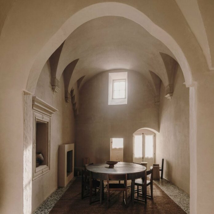 Dining room in Puglia holiday home