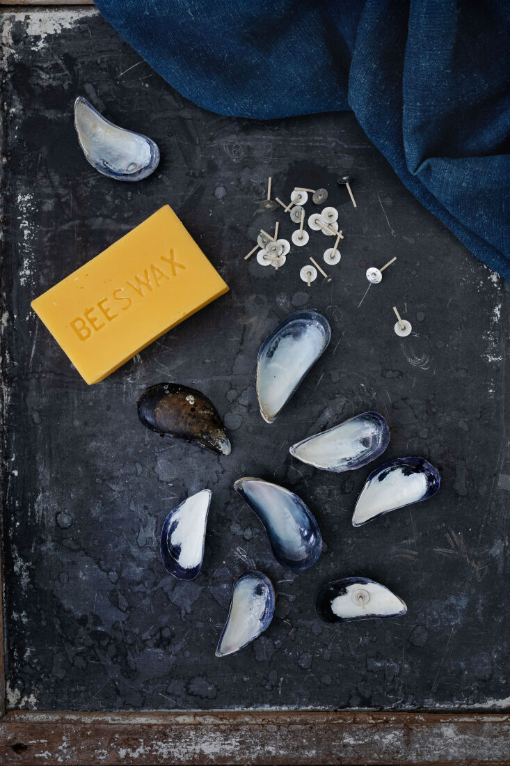 diy mussel shell votive candles from remodelista in maine book, photo by justin 0