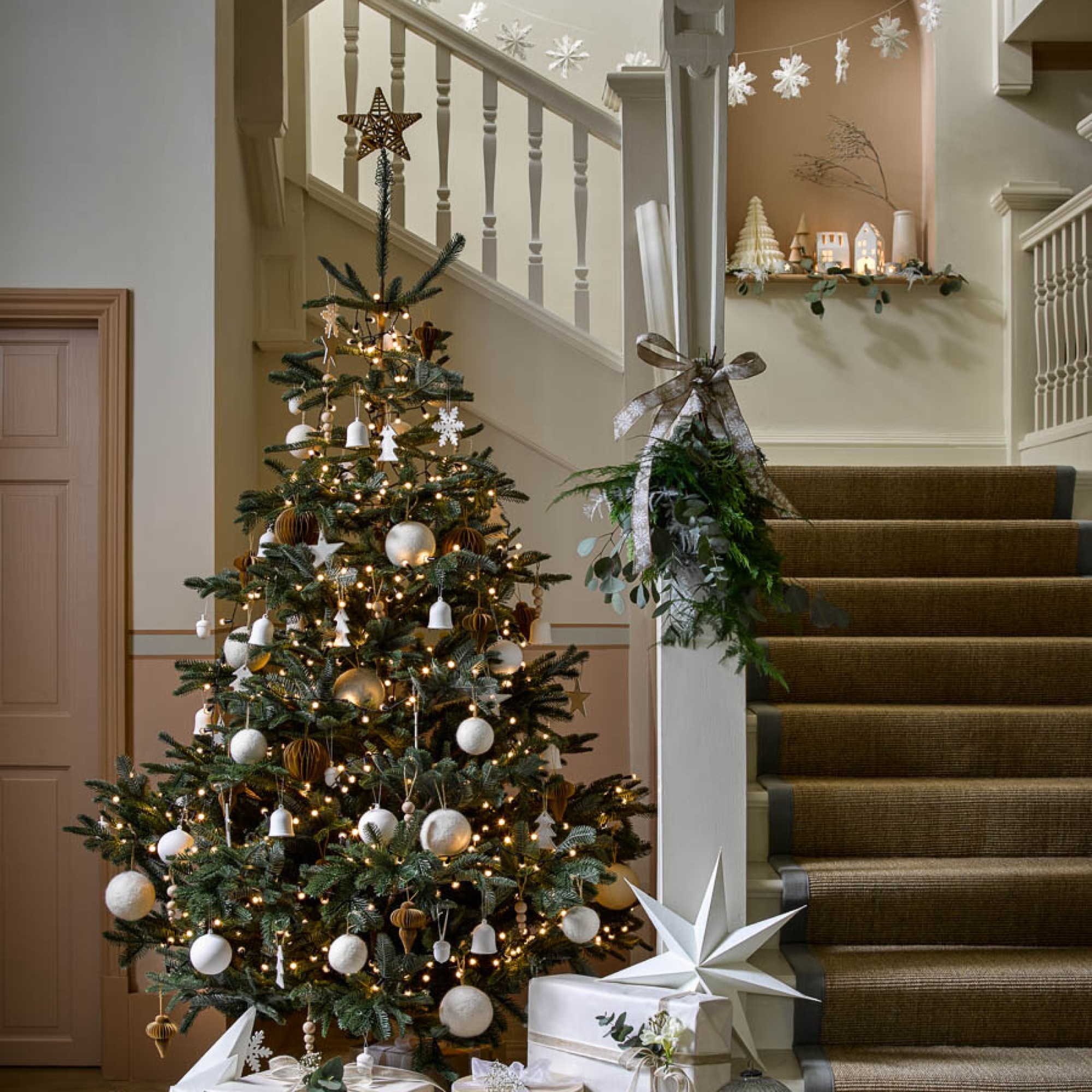 This beautiful Christmas decoration trend using a tomato paste tube is going viral on TikTok – the results are stunning