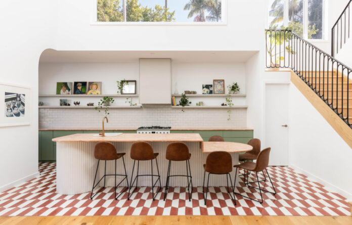 An Ashgrovian Queenslander With A Mediterranean Feel