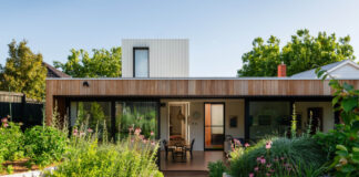 An Inviting Perennial Garden For A Prefabricated Melbourne Home