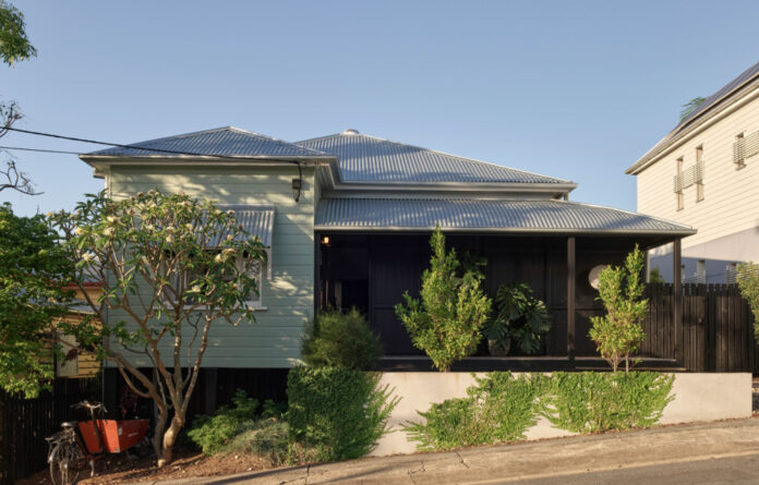 A Sloping, Japanese-Inspired Addition For A Classic Queenslander
