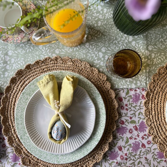 This is the joyful Easter tablescaping trend that we’re seeing all over our social media feeds