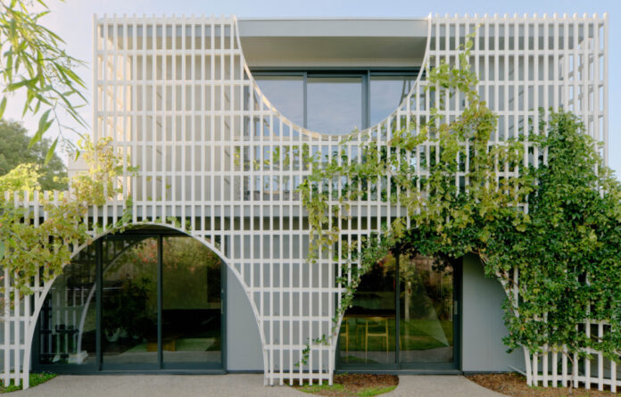 A Productive Green Extension For A Reservoir Family Home